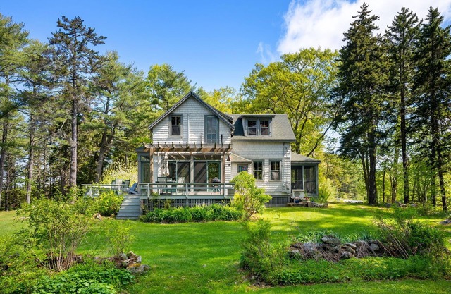 Spacious Waterfront Summer Home with Swimming, Kayaking, and Sunsets