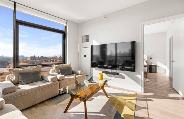 Spacious West Loop Retreat for Business Groups