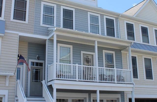 Spacious West Ocean City Town Home - Close to Attractions - Great Community