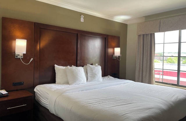 Spark by Hilton Cincinnati Fairfield