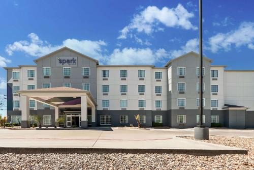 Spark by Hilton Selma