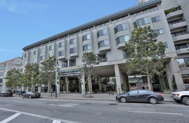 Sparkling Clean Condo and With nAll Amenities!