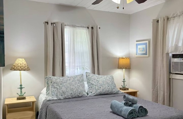 Sparkling Clean 2BR Suite in WPB w. King Bed, Bunk Bed