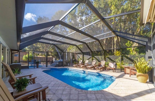 Sparkling pool and rejuvenating spa!