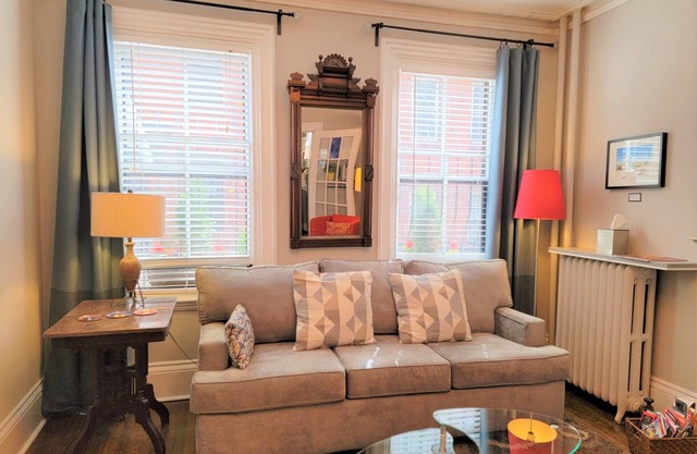 Special!excellent, Sunny! Duplex! Pvt! Condo! 1.5 Miles to Center