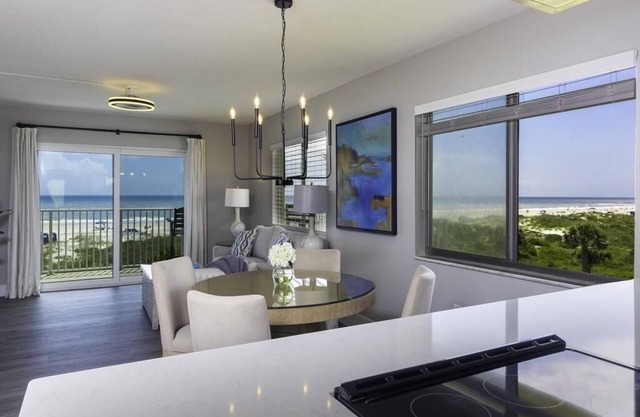 Spectacular Direct Oceanfront Condo - Wraparound Balcony - Top Floor!