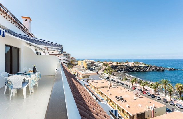 SPECTACULAR PENTHOUSE WITH SEA AND BEACH VIEWS, FREE WIFI
