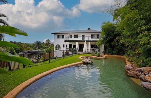 Spectacular Family Escape