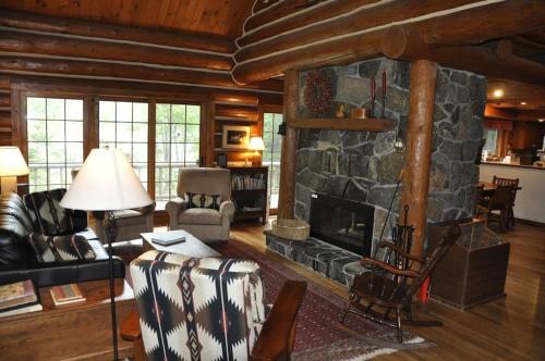 Spectacular Log Lodge at Piseco Lake