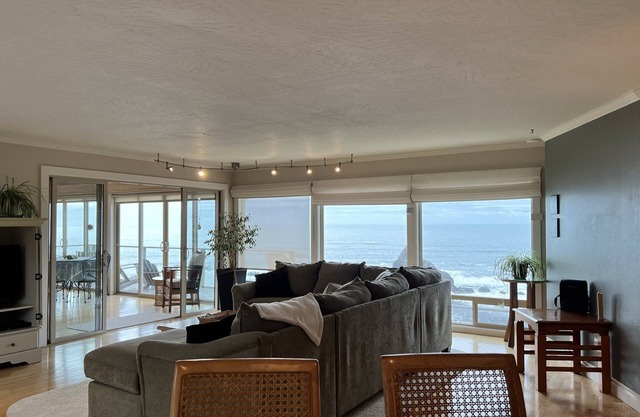 Spectacular Ocean Front Views "Sea Star Escape" B