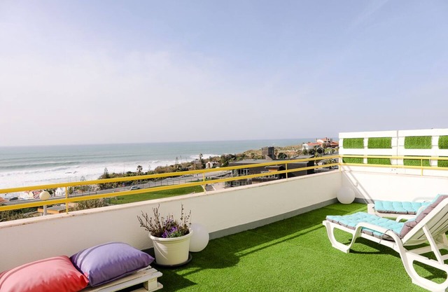 Spectacular ocean views - 5 min walk to beach