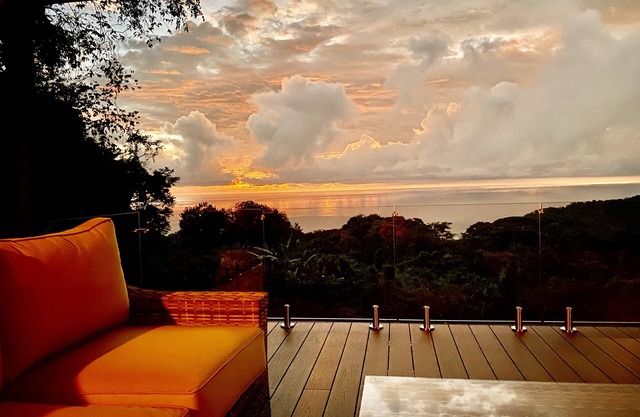 Spectacular Ocean Views and Sunsets, Large Private Secluded Property!