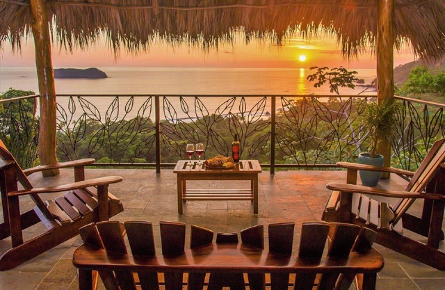 Spectacular OCEANFRONT w/wildlife, nearest to Manuel Antonio Ntl. Park and beach