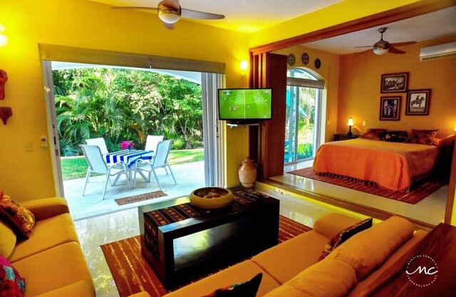 SPECTACULAR VILLA/WALK TO BEACH.