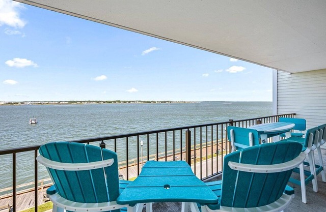 Spectacular Water Views and Short Walk to the Boardwalk