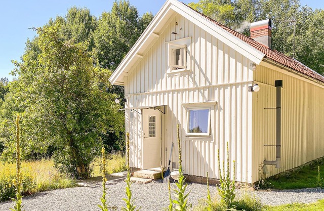 Spend a wonderful time surrounded by nature in this beautiful vacation home.