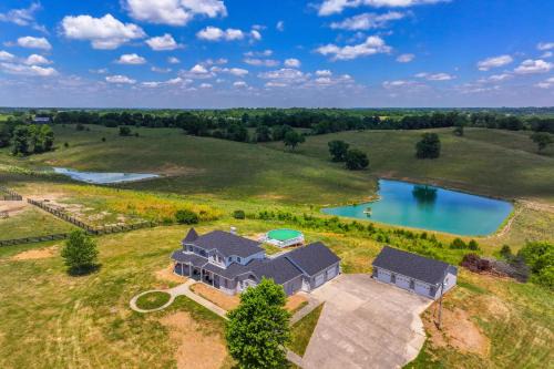 Sprawling Kentucky Getaway with Pool and Hot Tub!