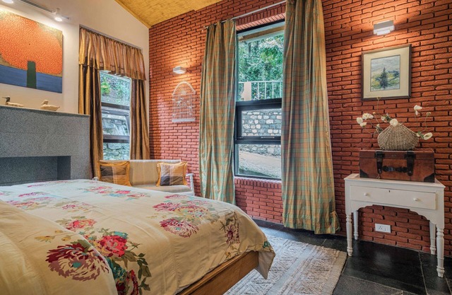 Spring Casa, Bhimtal By Ebony Stays – Luxury 4BHK Villa with Mountain View