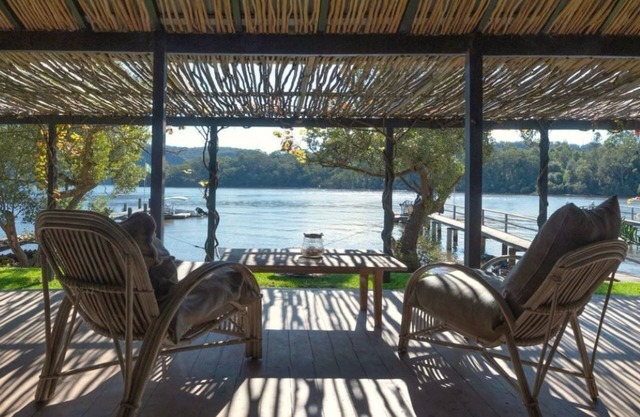 spring specials .THE MILSON. fireside living HAWKESBURY RIVER - arrive by boat