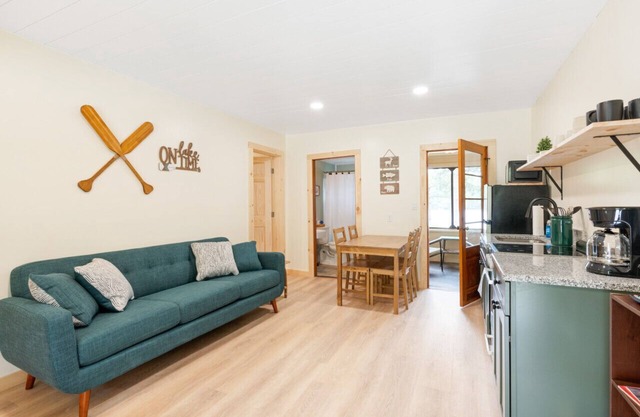 Squam waterfront 2 bed 2bath (Suite 9)