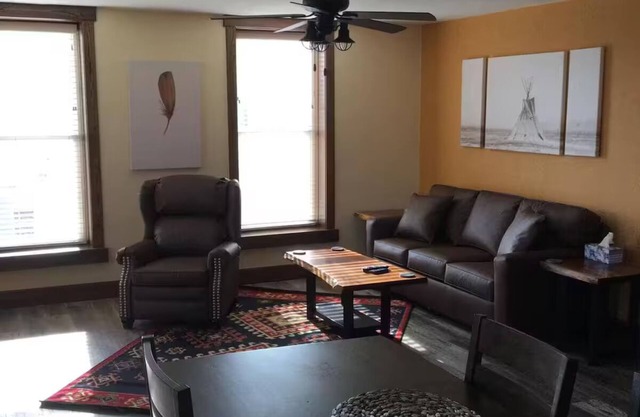 Square View Inn Suite 5