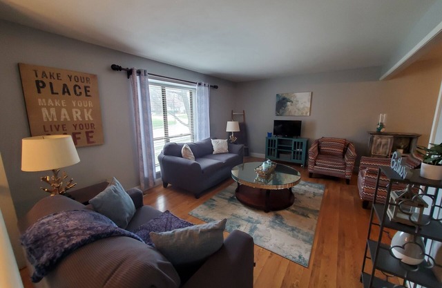 😉St. Charles Central Oasis-Large