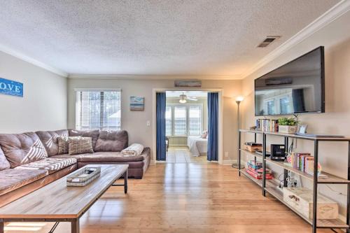 St Simons Island Condo Getaway 2 Mi to Beach