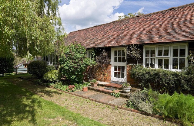 * Stable Cottage * Hamptons Farmhouse, Child Friendly Holidays