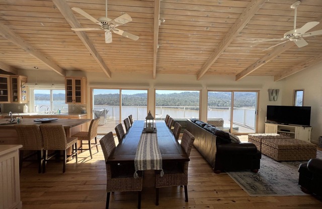 Stairway to Naci Heaven 180 degree lakefront views Pet Friendly, WIFI