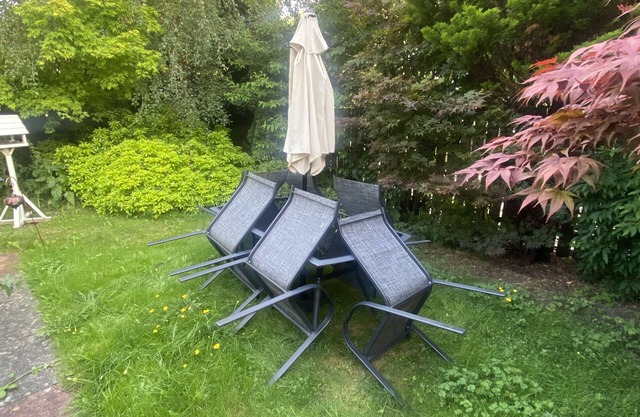 Starlettings 2 bed full house with private summer garden