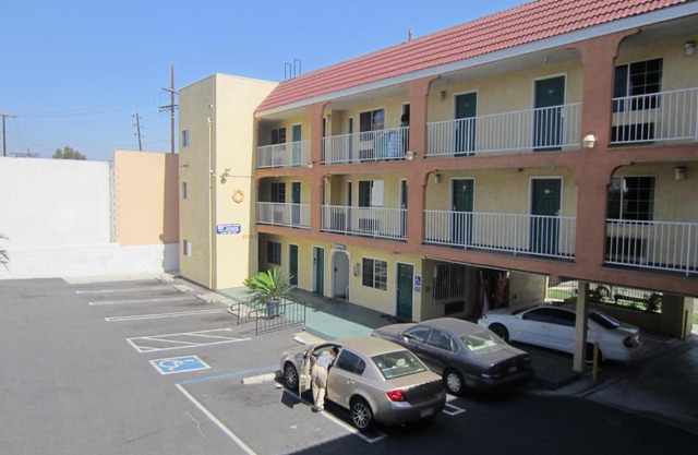 Starlight Inn, Valley Blvd - Downtown LA