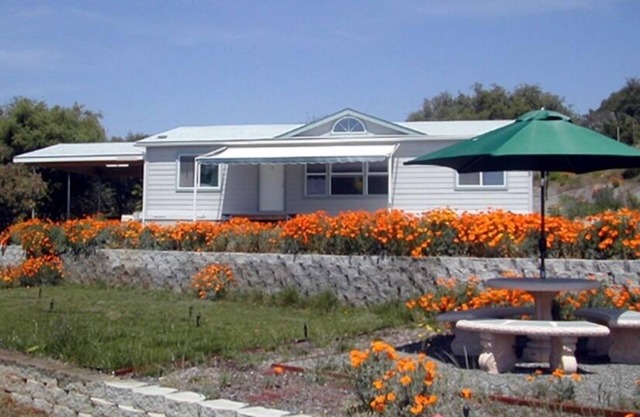 StarryOaks Cottage on 15 Acres