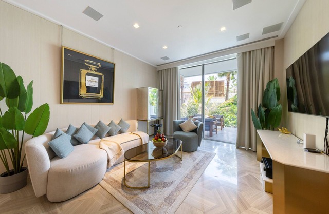 Startling 2BR Apt at FIVE Palm Residences