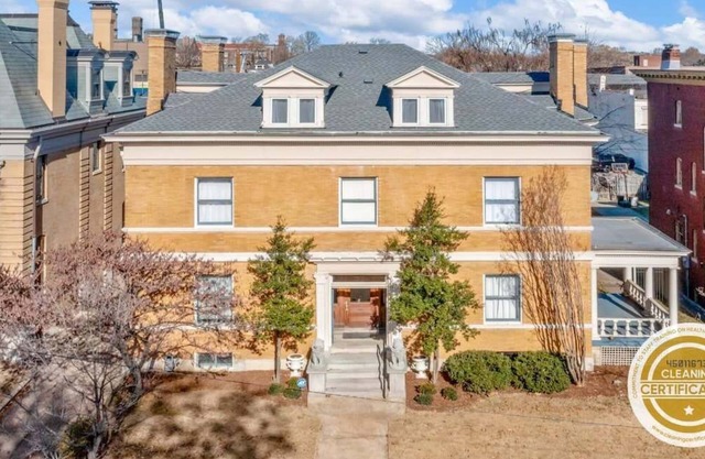 Stately 8BR Historic CWE Home /ABODEbucks