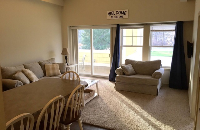 Staterooms 2K, Road View, newly built, seasonal heated pool, beach nearby