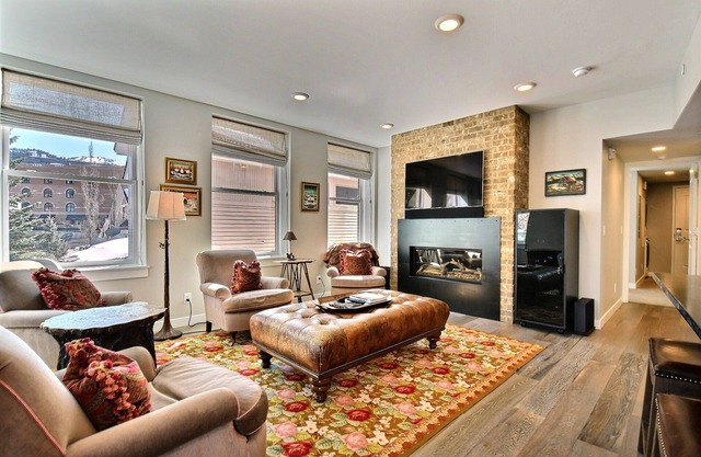 Stay Amidst Main Street Park City; Skiing, Shopping, dining and nightlife Right Out Your Front Door!