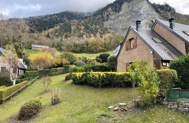 Stay in the heart of the mountains cosy chalet just a stone's throw from the ski resorts