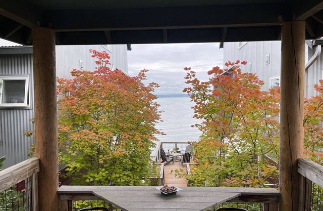 Stay Inn LANGLEY on WHIDBEY ISLANDnBEAT THE WINTER BLUESnENJOY 2ND NIGHT ON US!