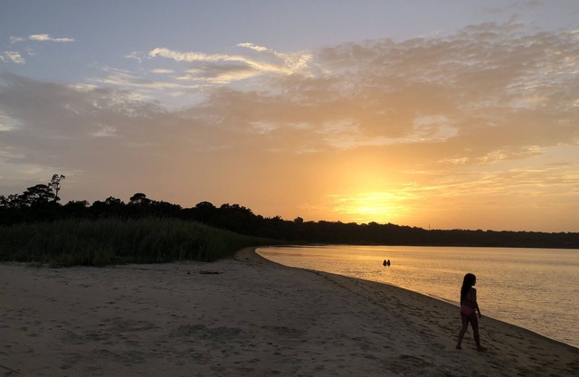 Stay on a luxurious yacht, a nature lover’s dream. Experience tranquility.