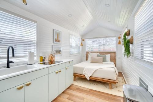 Stay Portland - Teal & Terrazzo Bright Portland Tiny Home