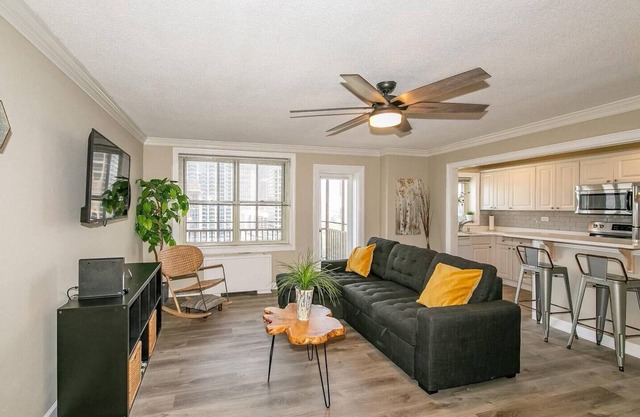 StayATL | Downtown High Rise Condo with Balcony