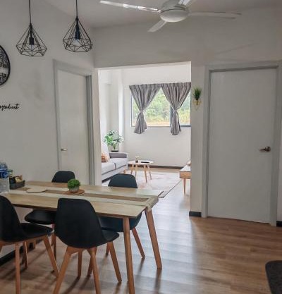 Staycation Houz,Sepanggar