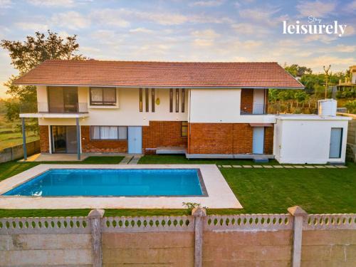 StayLeisurely The Flint House 3BHK, Murbad