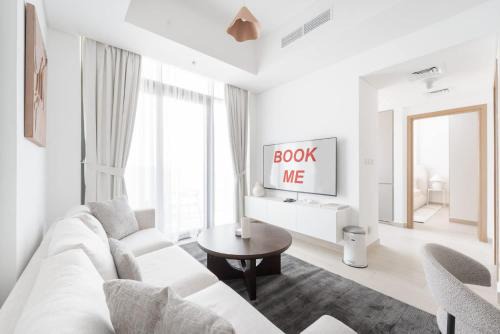 StayShort - Al Jaddaf sleeps 4 with Swimming Pool and Gym