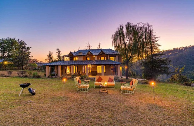 StayVista at Tea House 2BR with fragrant tea gardens in Dharamshala