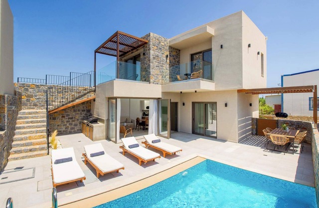 Stefi Deluxe Villas - Iris Private Pool Retreat