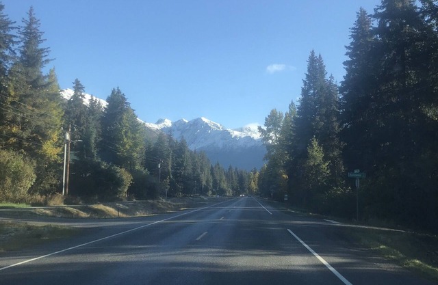 Stellar Blue Chalet - Sleeps 6+. Pets on approval. Near Alyeska Ski Resort