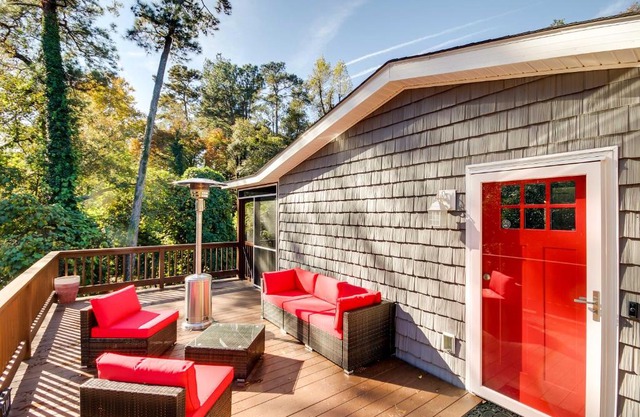 Step-Free Home with Fire Pit - 3 Miles to USC!