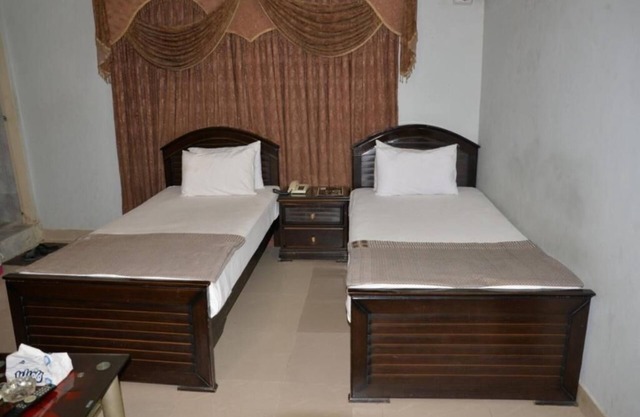 Step inn Guest House Sukkur