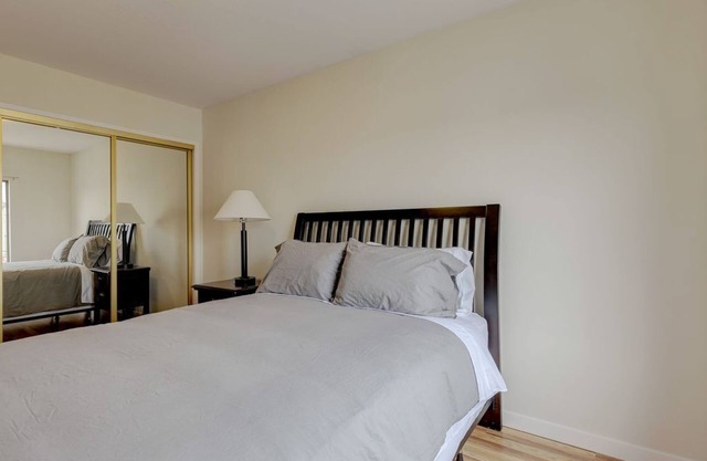 Steps away of Fisherman’s Wharf, Cable Car, Coit Tower, Ghirardelli Square.